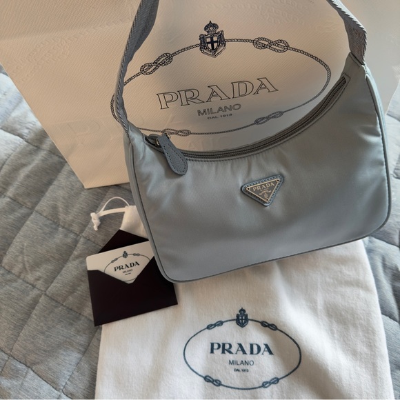 Prada nylon Re-Edition 2000 (astral blue) - Picture 2 of 15